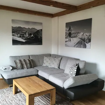 Hahnenkammblick Apartment *